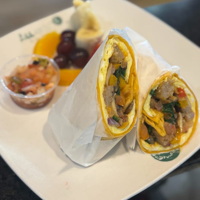 Breakfast Wrap (Veggies+salsa).